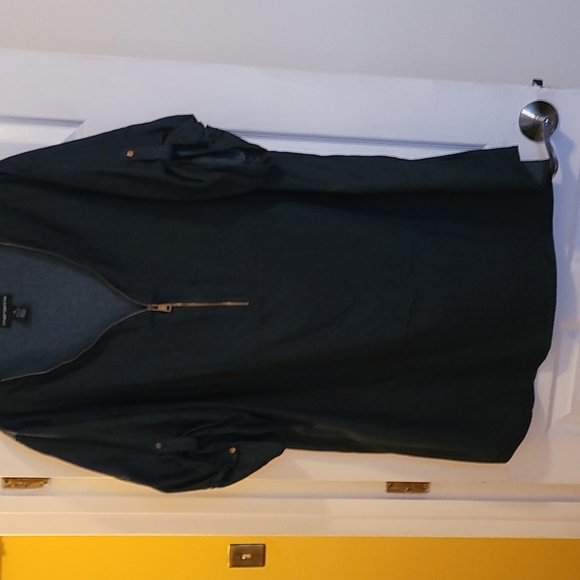 Gently used plus size blouses - Picture 2 of 5